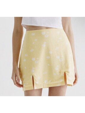 Kendall & Kylie Women’s Yellow Daisy Skirt Size XS NWT